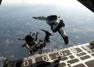 parachute-training-569961_1920